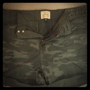 pathfinder patch pocket stretch cotton shorts-camo